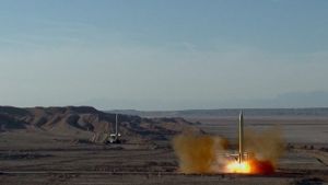 Zwei Raketen mit der Aufschrift „Israel muss ausgelöscht werden“ sollen von Iran aus gezündet worden sein. Foto: dpa