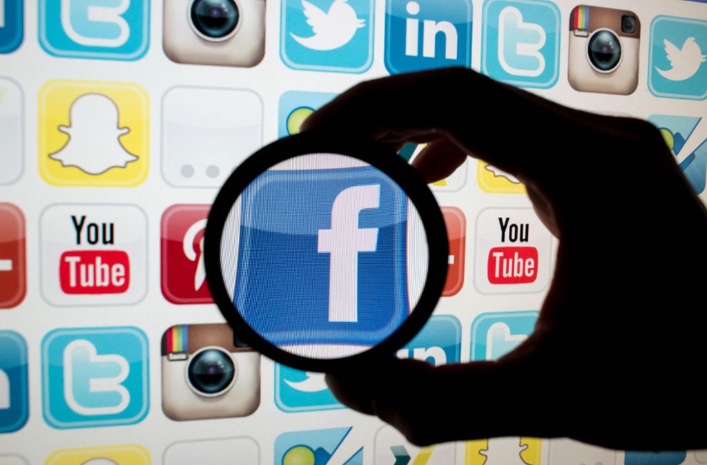 Soziale Netzwerke, allen voran Facebook, filtern den Nutzern politische Botschaften jenseits des eigenen Meinungsbildes raus. Foto: dpa