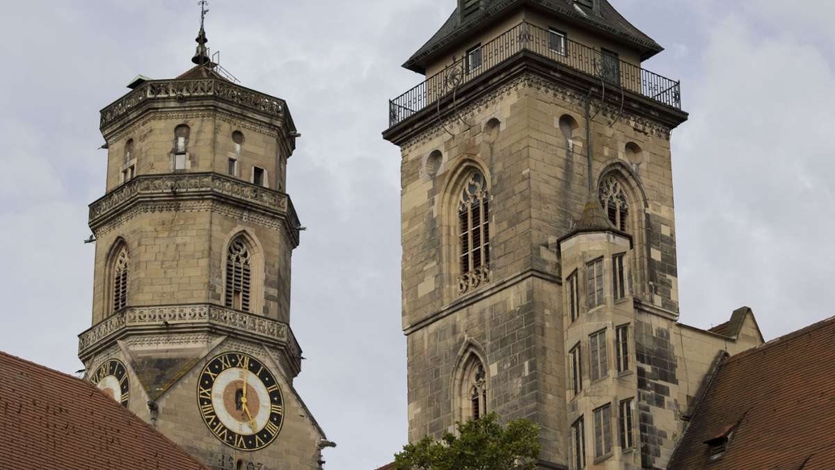 Nach dem Blitzeinschlag: Die Uhr der Stuttgarter Stiftskirche läuft wieder