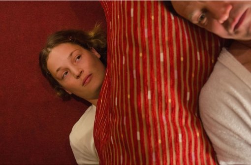 Jede Mittwochnacht legt sich das Zimmermädchen Lynn unter ein anderes Hotelbett Foto: Movienet