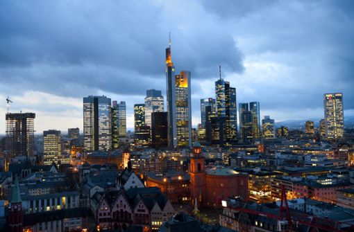 Mit  Cum-Ex-Geschäften wurde der  deutsche Staat um  Milliarden gebracht. Auch die Börse in Frankfurt am Main  geriet in den vergangenen Jahren ins Visier der Steuerfahnder. Foto: dpa/Arne Dedert/Alexander Heinl