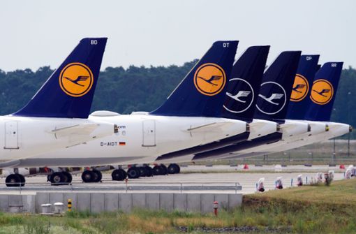 Die Lufthansa leidet unter den Folgen der Corona-Krise: Die Auswirkungen seien langfristig - erst Mitte des Jahrzehnts rechnet die Fluggesellschaft wieder mit einer Auslastung von 90 Prozent. Foto: dpa/Soeren Stache
