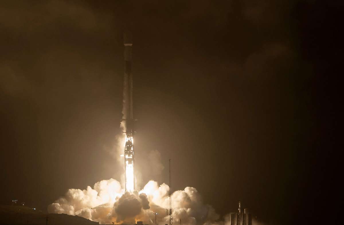 Die „Falcon 9“-Rakete startete mit der Sonde ins All. Foto: AFP/BILL INGALLS