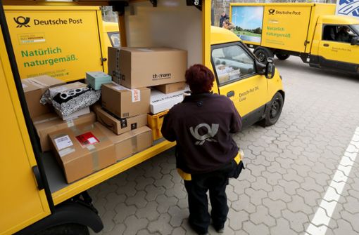 Mitarbeiter der Deutschen Post sollten nicht zu häufig in Unfälle mit Postfahrzeugen verwickelt werden. Foto: dpa