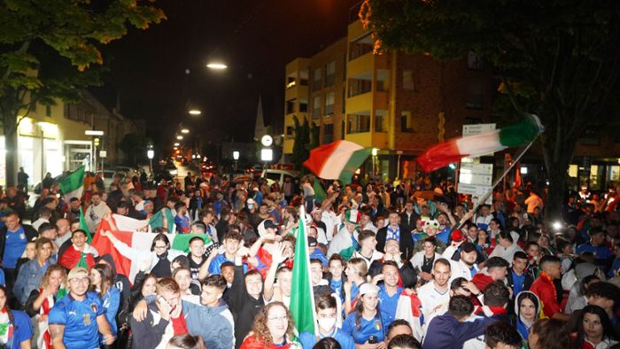Italienfans in der Region feiern ausgelassen