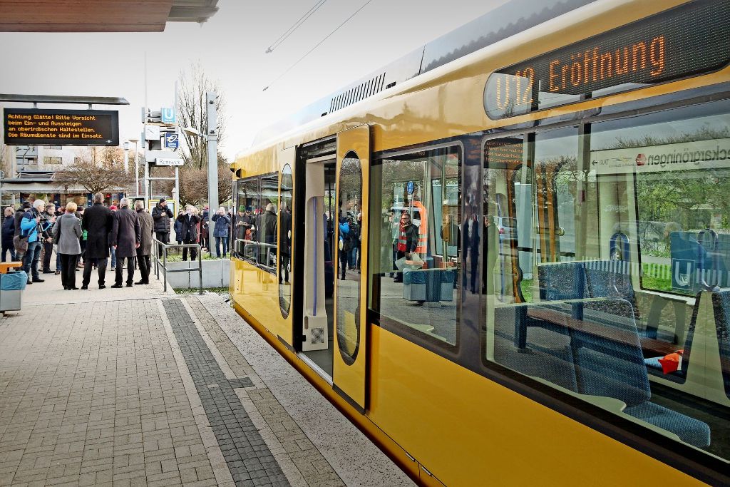 Die erste Bahn der Linie U12  vor ihrem Start in Remseck. Foto: factum/Bach