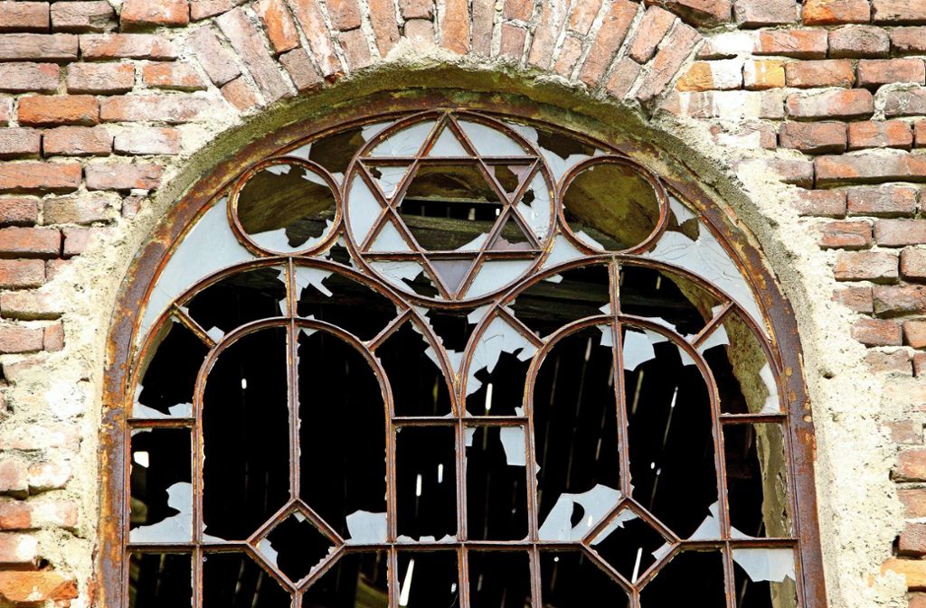 Ein Fenster der ehemaligen Synagoge im polnischen Medyka.