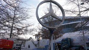 Der Mercedes-Stern ist im Mercedes-Benz-Museum angekommen. Foto: Andreas Rosar Fotoagentur-Stuttg/Andreas Rosar Fotoagentur-Stuttg