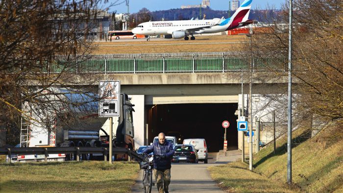 Wird der Flughafentunnel für Autos gesperrt?