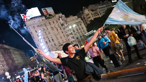 Jubel über den Wahlsieg Mileis in Buenos Aires. Foto: KNA/Tobias Käufer