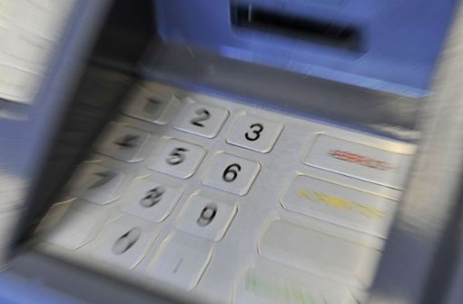 Einen Geldautomaten haben Unbekannte in der Nacht zum Mittwoch in Gerlingen gesprengt. Foto: dpa