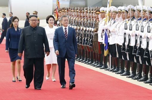 Nordkoreas Präsident Kim Jong Un (links) und Südkoreas Präsident Moon Jae In vereinbarten ehrgeizige Schritte zur Denuklearisierung und Entspannung. Foto: Getty Images AsiaPac