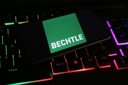 Logo der Bechtle AG. Foto: Ralf Liebhold / shutterstock.com