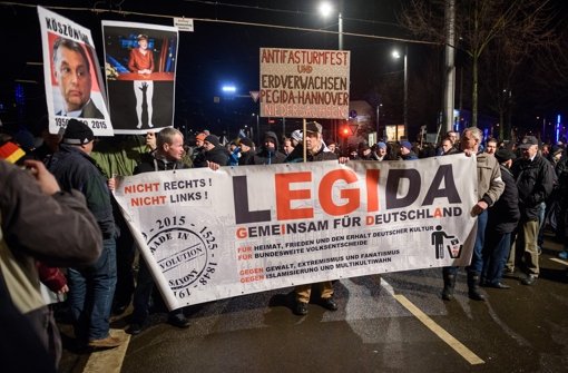Nach den Ausschreitungen am Rande der Legida-Demo in Leipzig am Montag ist es in der Nacht ruhig geblieben. Foto: Getty Images Europe