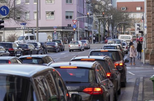 Autos, die auf der Suche nach einem Parkplatz die Straßen verstopfen – das soll es in Ludwigsburg nicht mehr geben. Foto: factum/Jürgen Bach