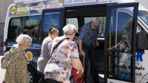 Die meisten   Fahrgäste sind Senioren. Ohne den Bürgerbus  würden viele den Weg zum Arzt oder zum Einkaufen nicht schaffen. Foto: Marta Popowska