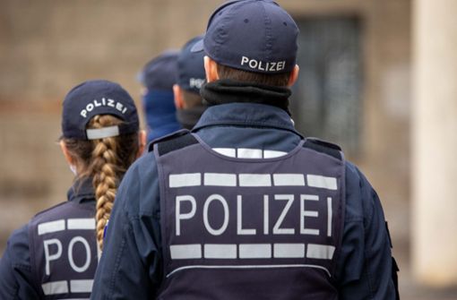 Intensiver Einsatz für die Polizei:  Gruppenschlägerei auf offener Straße in Herrenberg. Foto: EIBENR/DROFITSCH/EIBENR/DROFITSCH