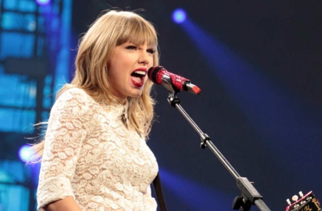 Sie steht auf Platz 1! Taylor Swift, US-amerikanische Sängerin, hat im Jahr 2013 am meisten für wohltätige Zwecke getan, so die Organisation Dosomething.org.