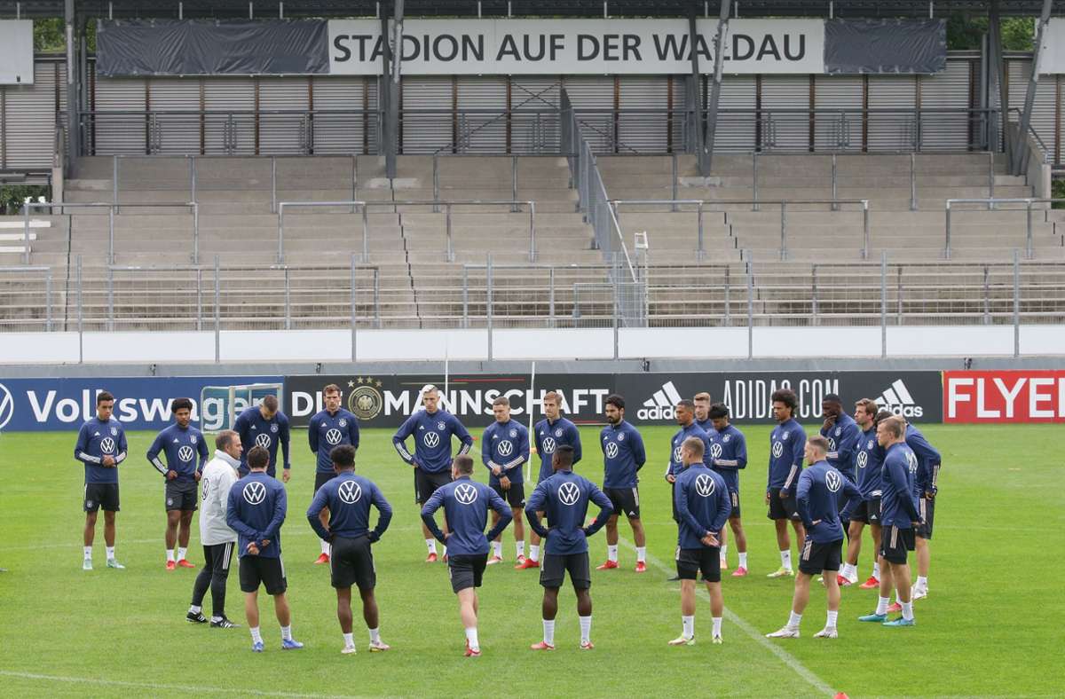 Die DFB-Elf trainiert im Stadion der Stuttgarter Kickers auf der Waldau. Foto: Pressefoto Baumann/Hansjürgen Britsch