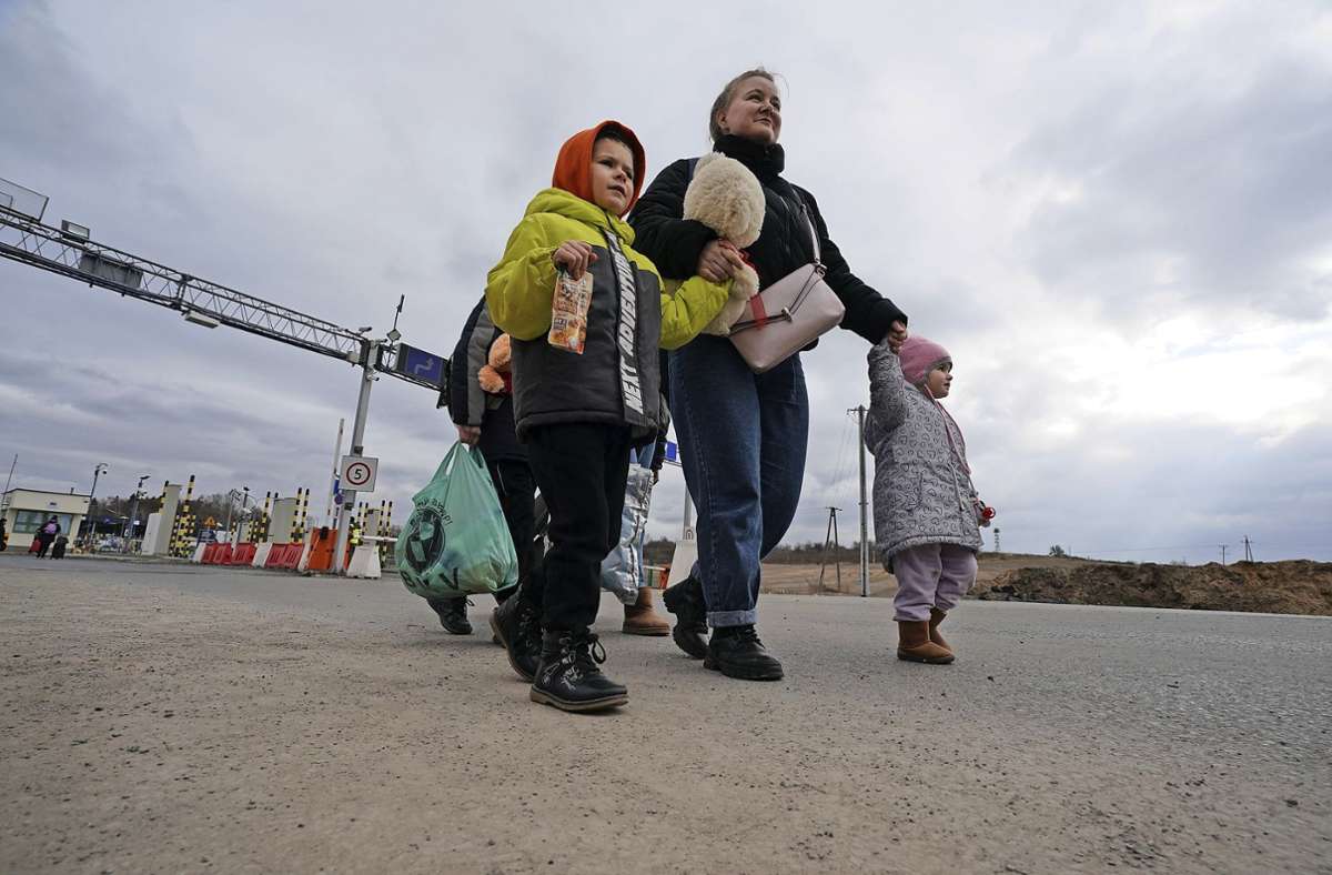 Vor allem Frauen und Kinder flüchten vor dem Krieg in der Ukraine zunächst nach Polen. Foto: dpa/Bryan Smith