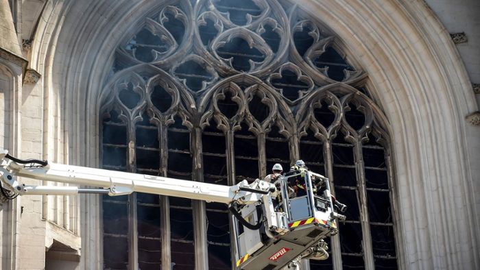 Polizei ermittelt wegen Brand in der Kathedrale von Nantes