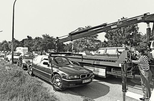 Ein seit Jahren ungelöstes Problem: Bereits 1997 wurden  beim  Weißenhof-Turnier Fahrzeuge abgeschleppt Foto:  