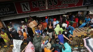 In Tacloban werden erste Opfer beerdigt