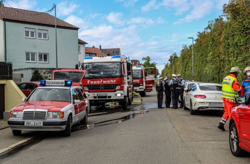 Obwohl die Feuerwehr den Brand in Böblingen unter Kontrolle brachte, ist ein hoher Sachschaden entstanden. Foto: SDMG/Dettenmeyer