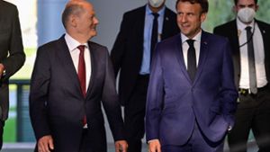 Olaf Scholz (links) und Emmanuel Macron am Montag in Berlin Foto: AFP/JOHN MACDOUGALL