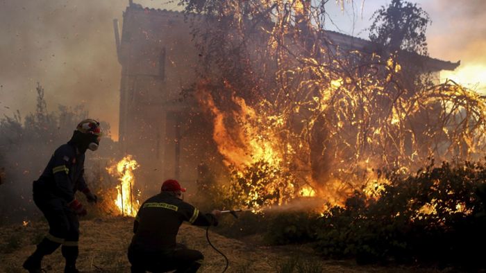 Kampf gegen die Flammen auf griechischer Insel Euböa