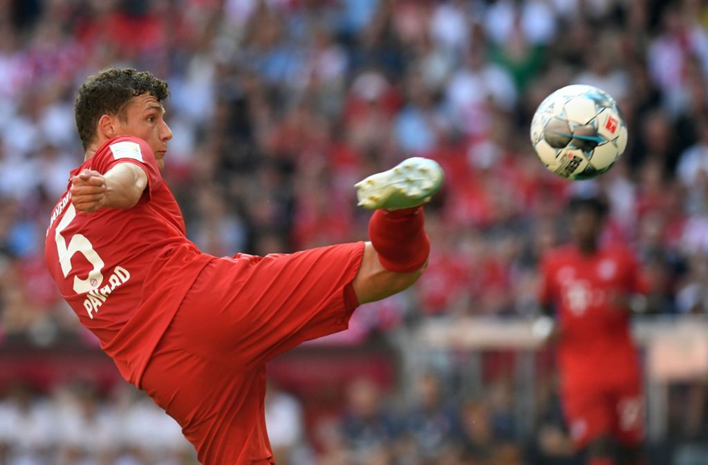 Diese Schusshaltung dürfte VfB-Fans bekannt vorkommen: Benjamin Pavard bei seinem Treffer zum 1:1 gegen Mainz. Foto: AFP