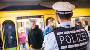Exhibitionist  onaniert an einer S-Bahn-Haltestelle in Leinfelden-Echterdingen