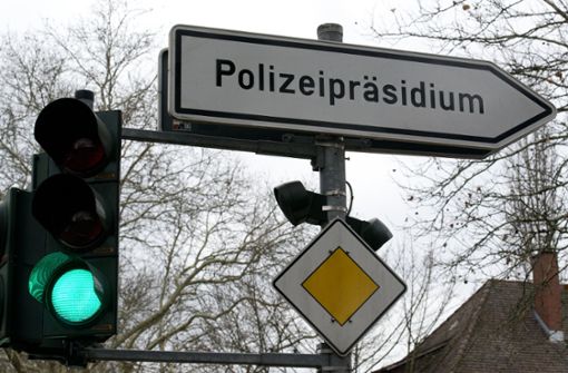Hinweistafel in Offenburg: Ab 2020 soll es 13 regionale Polizeipräsidien im Land geben – und das erfordert einiges an Bautätigkeit. Foto: dpa
