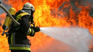 Unangefochten an der Spitze der angesehensten Berufe in Deutschland: Der Feuerwehrmann. Foto: dpa
