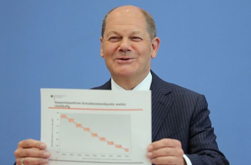 Finanzminister Olaf Scholz will bei der Etatvorstellung will mit Grafiken überzeugen. Foto: dpa