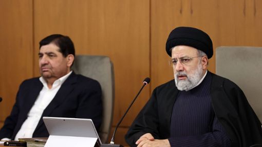 Irans Präsident Ebrahim Raisi (r). Im Iran wurden nach Behördenangaben vier Männer wegen angeblicher Spionage für Israel gehängt. Foto: IMAGO/ZUMA Wire/IMAGO/Iranian Presidency