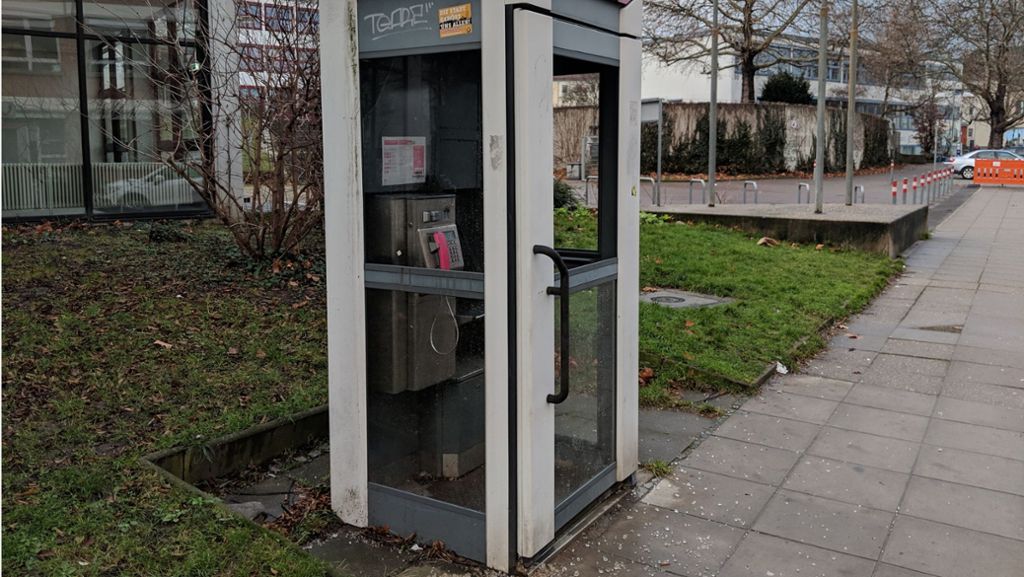 Schönbühlstraße in Stuttgart-Ost: Telefonhäuschen wieder demoliert