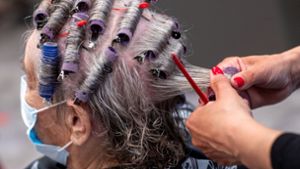 Der Umsatzeinbruch während der Corona-Pandemie hat die Friseurkette Klier in die Insolvenz gezwungen (Symbolfoto). Foto: dpa/Jens Büttner