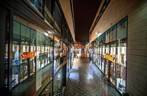 So wie auf diesem Bild von Dezember 2020 könnte die Waiblinger Innenstadt bald wieder aussehen: mit vielen geschlossenen Läden und kaum Menschen. Foto: Gottfried Stoppel