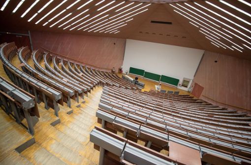 Ein leerer Hörsaal der Universität Stuttgart. (Symbolbild) Foto: Sebastian Gollnow/dpa/Sebastian Gollnow