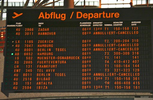 Die Anzeigentafel des Stuttgarter Flughafens verheißt für Germanwings-Flüge nichts Gutes. Foto: jup