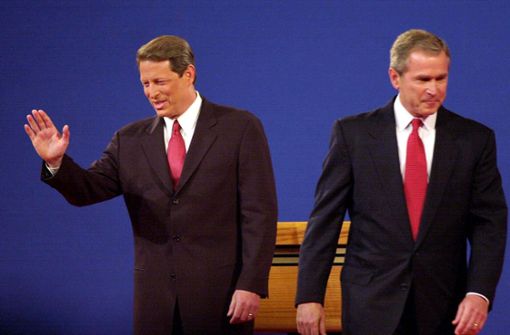 Im Jahr 2000 wurde die Präsidentschaftswahl schon einmal zum Wahlkrimi: Al Gore trat für die Demokraten an, George W. Bush für die Republikaner. Foto: AFP