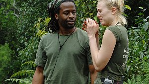 Im Dschungelcamp kamen sie eher schlecht miteinander klar: Mola Adebisi und Larissa Marolt. Alle Infos zu Ich bin ein Star - Holt mich hier raus! im Special bei RTL.de Foto: RTL