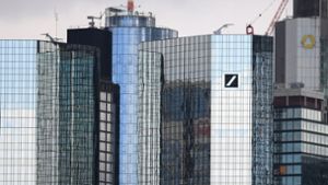 Deutsche Bank und Commerzbank wollen offenbar über eine mögliche Fusion sprechen. Foto: dpa