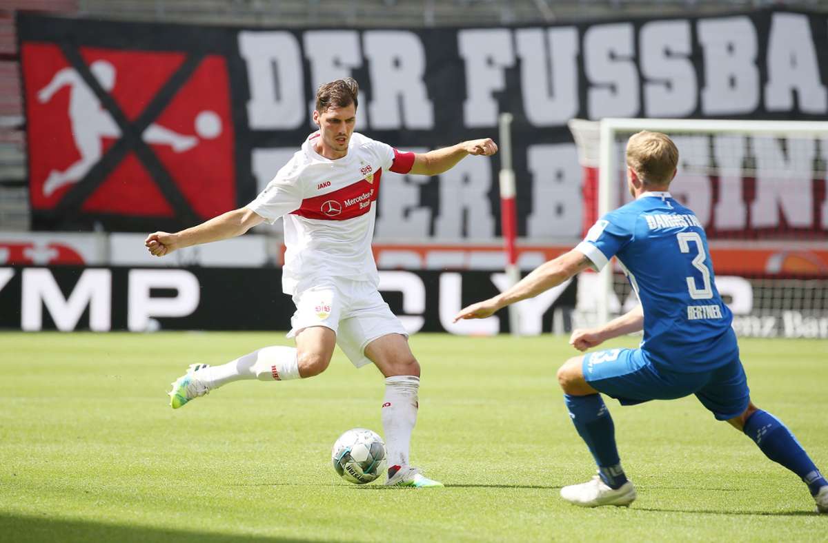 Eine feste Größe im VfB-Team: Pascal Stenzel (links) ist in allen 34 Zweitligaspielen zum Einsatz gekommen. Jetzt haben ihn die Stuttgarter nach einem Jahr Leihe fest verpflichtet.