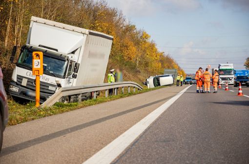 Ein Lastwagen war in den Unfall verwickelt. Foto: KS-Images.de