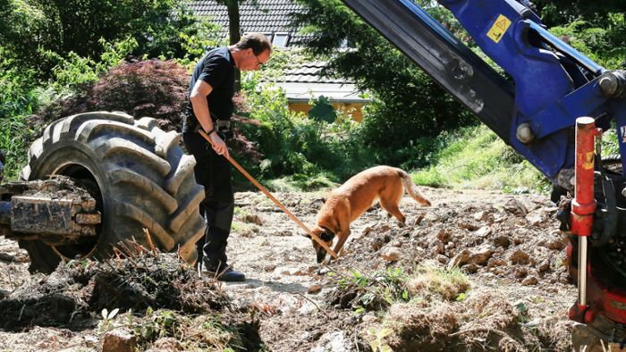 Polizei gräbt weiterhin Garten in Wuppertal um