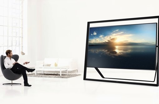 Samsungs größter ultrahochauflösender Fernseher heißt S 9 und kostet 35 000 Euro. Dafür misst der Bildschirm eine Diagonale von 2,16 Metern Foto: Samsung