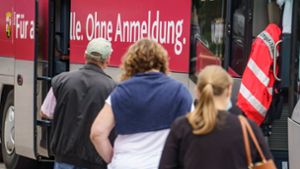 Auch der Impfbus ist am Wochenende wieder unterwegs (Symbolbild). Foto: dpa/Frank Rumpenhorst