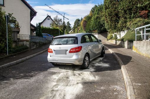 Der Mercedes am Ende seiner chaotischen Unfallfahrt. Foto: SDMG/Dettenmeyer